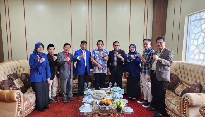 Wagub Hugua Ajak Mahasiswa IAIN Kendari Siapkan Diri Jadi Generasi Emas 2045