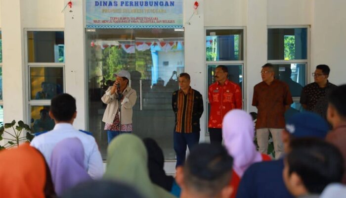 Wakil Guber Sultra, Hugua Tegaskan Disiplin ASN Saat Pimpin Apel Sore di Dishub Sultra