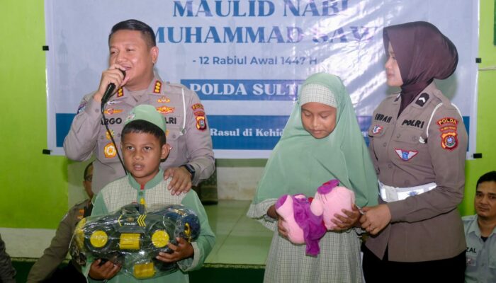 Gelar Bakti Sosial di pondok Pesantren, Ditlantas Polda Sultra sambut Maulid Nabi SAW