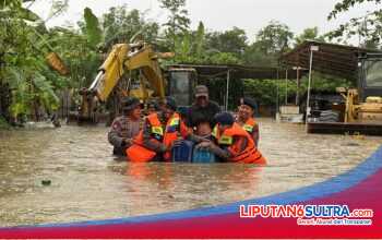 Brimob Polda Sultra Evakuasi Warga Terdampak Banjir di Sejumlah Titik Kota Kendari